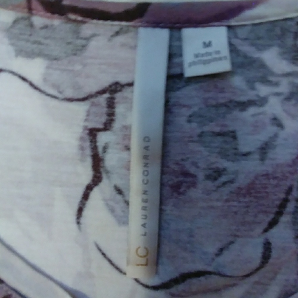 Lauren Conrad Floral Medium T Shirt - Picture 5 of 5